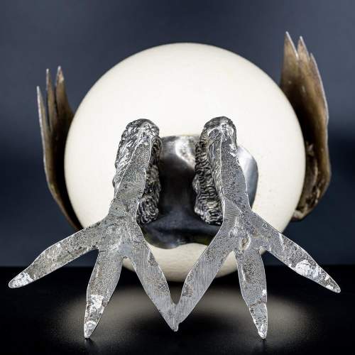 An Unusual and Amusing Eagle Sculpture Ostrich Egg image-6