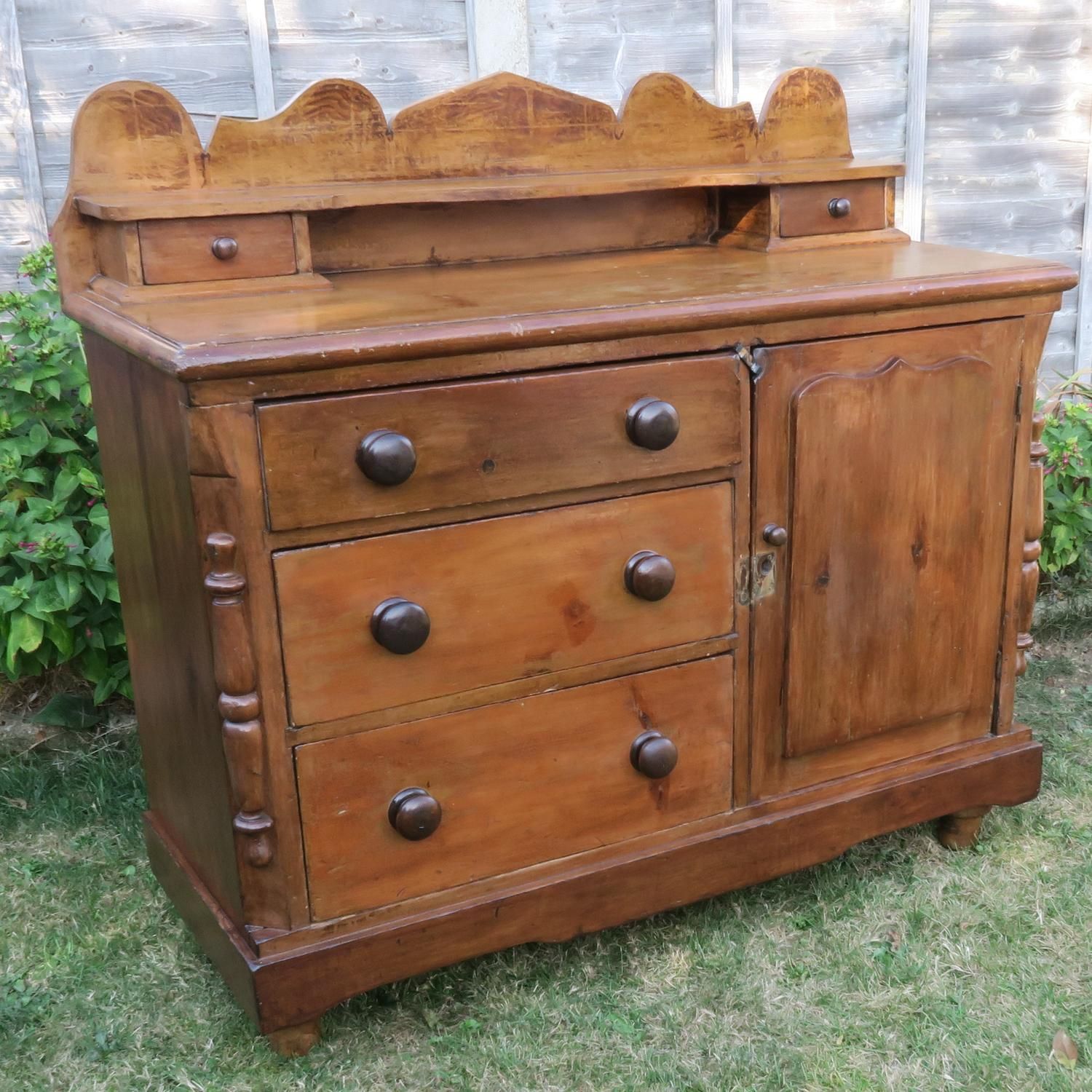 Victorian Rustic Pine Lincolnshire, Rustic Pine Finish Dresser
