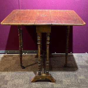Early 20th Century Small Gate Leg Table