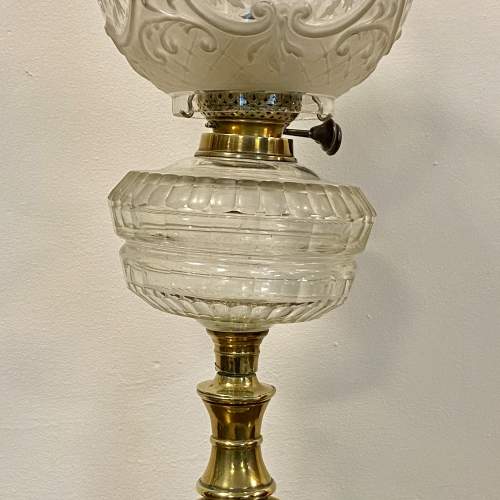 Late 19th Century Brass and Glass Oil Lamp image-3