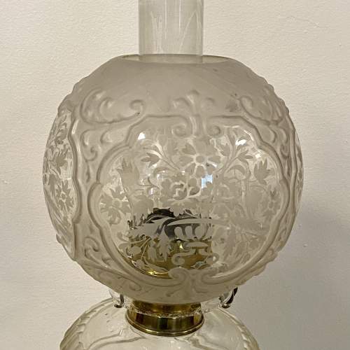 Late 19th Century Brass and Glass Oil Lamp image-2