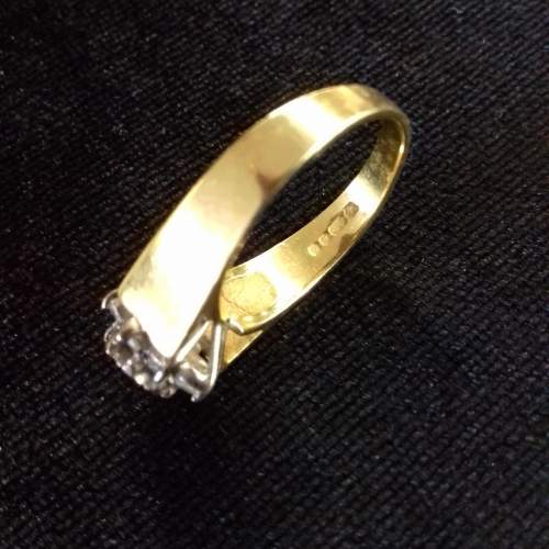 Vintage 18ct Gold Diamond Ring image-2