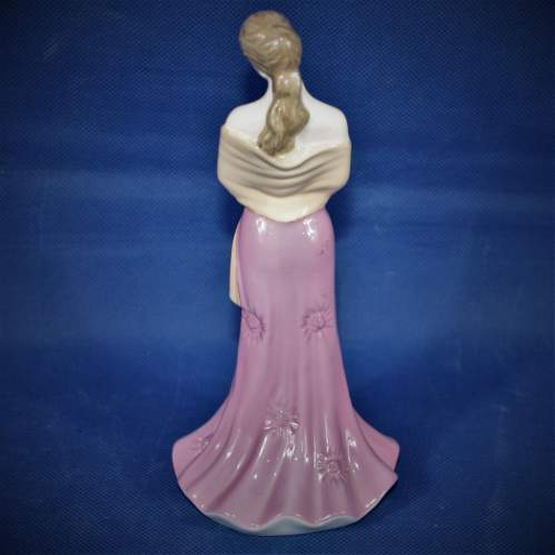 Royal Worcester Figurine Special Day: Bridesmaid image-3