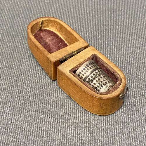 Victorian Thimble in Mauchline Ware Case image-1