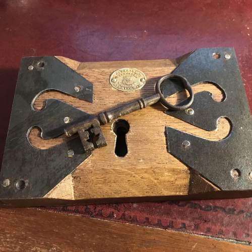 Early 19th Century Oak and Steel Clad Door Lock image-3