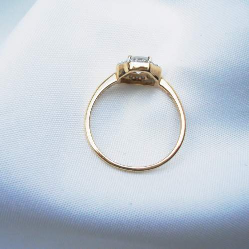 9ct Gold White Zircon Ring image-3
