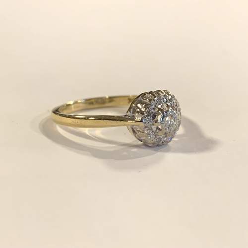 Vintage 18ct Gold Diamond Cluster Ring image-1