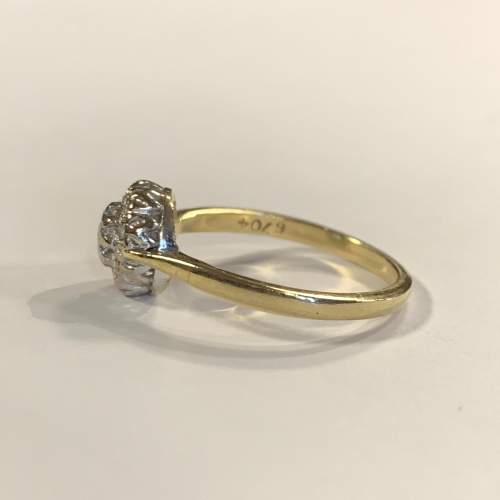Vintage 18ct Gold Diamond Cluster Ring image-3