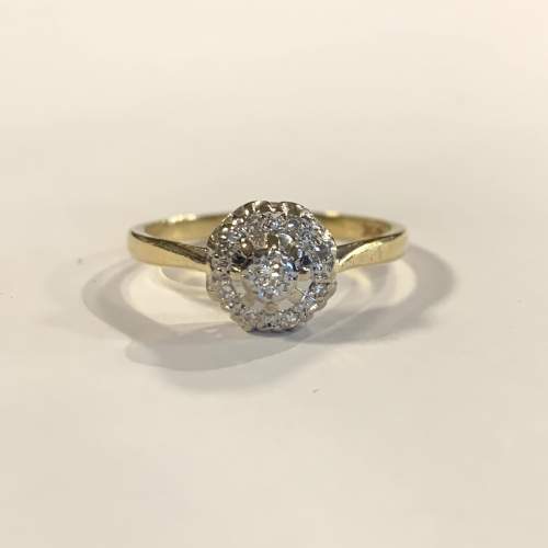 Vintage 18ct Gold Diamond Cluster Ring image-2