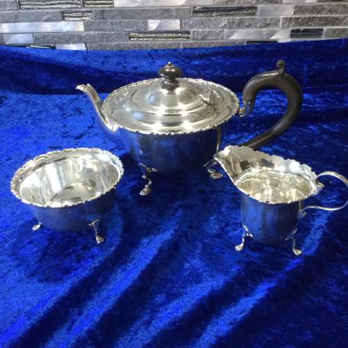 Solid Silver Teaset by renowned maker Mappin and Webb image-6