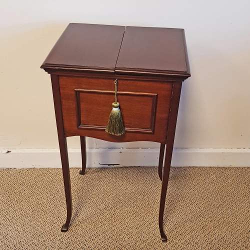 Elegant Edwardian Mahogany Sewing Table Work Box image-1