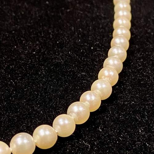 18ct Gold Clasped Cultured Pearl Necklace image-2