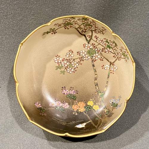 Meiji Period Japanese Satsuma Mallet Vase and Shallow Bowl image-5