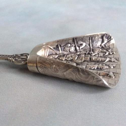 Heavy Dutch Silver Preserve Spoon - Rembrandts The Night Watch image-3