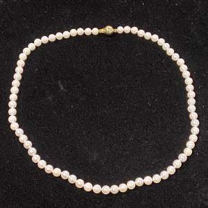 Cultured Pearl Necklace - Re strung