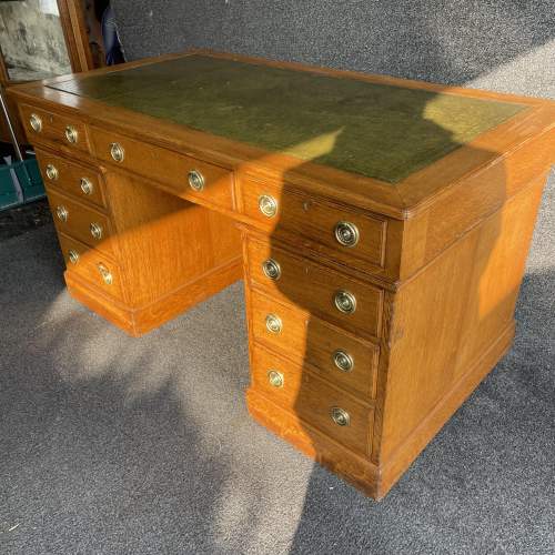 A Superb Early 20th Century Oak Twin Pedestal Desk image-6