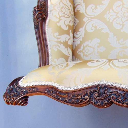 A Most Exquisite Victorian Walnut Settee image-6