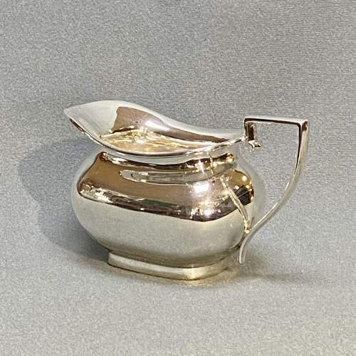 Mid 20th Century Walker and Hall Silver Coffee Set image-4