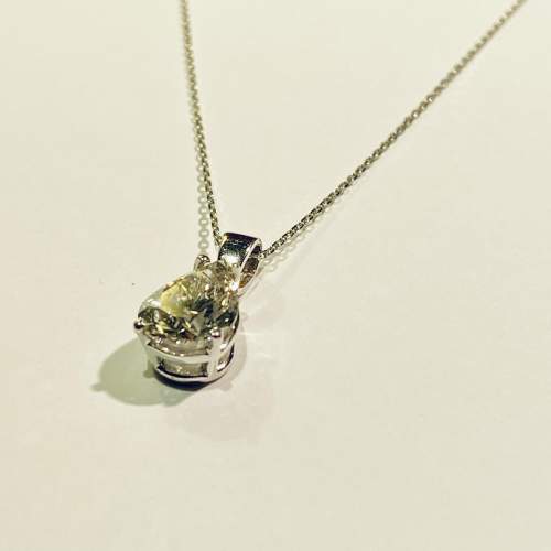 18ct Gold Diamond Pendant Necklace image-4