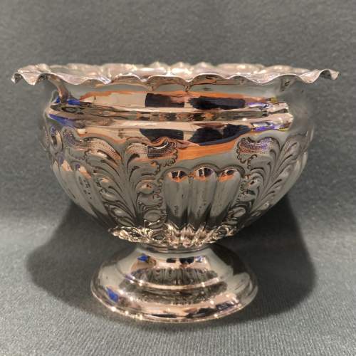 Late 19th Century Embossed Silver Bowl image-1