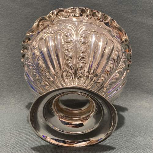 Late 19th Century Embossed Silver Bowl image-2