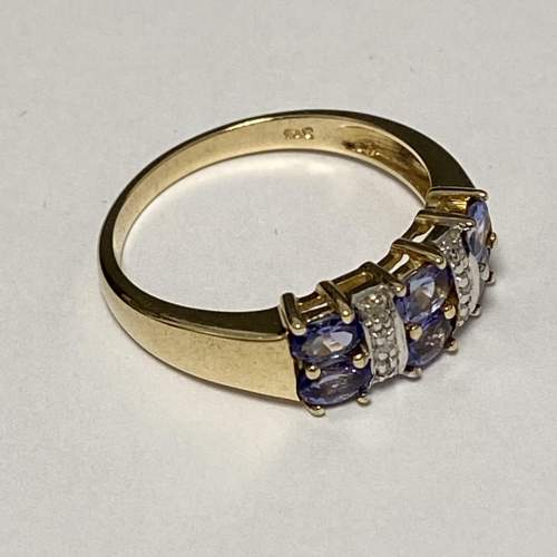 9 Carat Gold Amethyst and Diamond Chip Dress Ring image-2