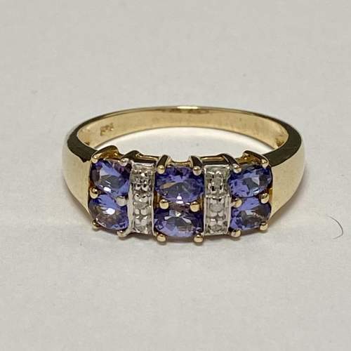 9 Carat Gold Amethyst and Diamond Chip Dress Ring image-6
