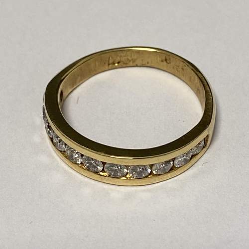 18ct Gold Diamond Ring image-6