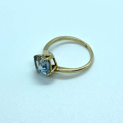 18ct Gold Aquamarine Ring image-2