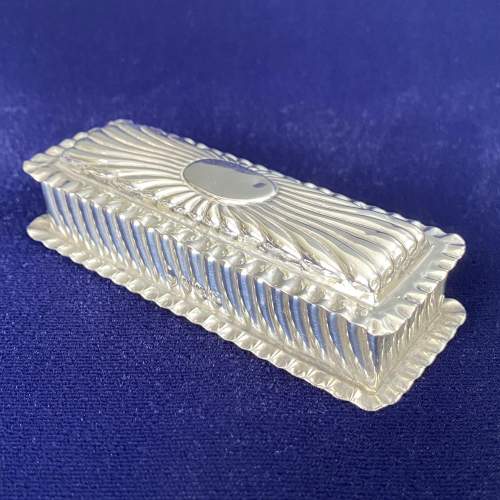 Silver Gilt Lined Table Snuff Box image-3