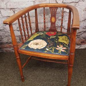 Edwardian Mahogany Tub Style Chair with Decorative Inlay Detail