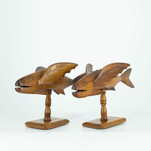 Wonderful Pair of Vintage Pitcairn Island Souvenir Fish Carvings image-1