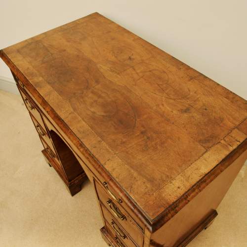 Early 18th Century Walnut Kneehole Desk image-2