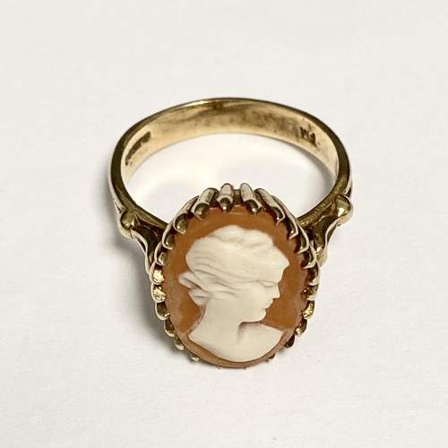 9ct Gold Cameo Ring image-2