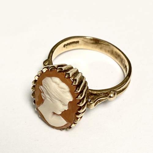 9ct Gold Cameo Ring image-3