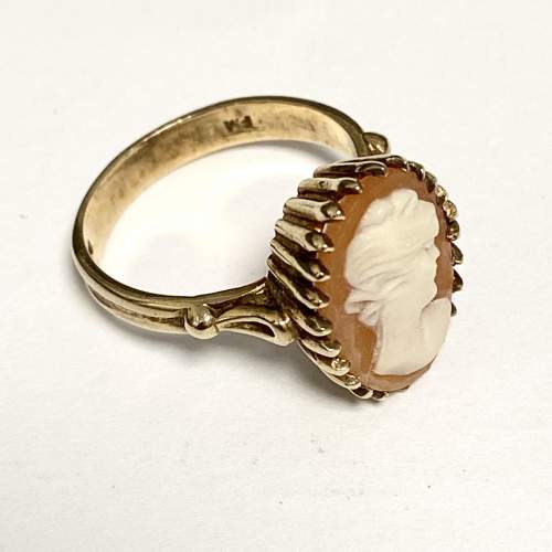 9ct Gold Cameo Ring image-4