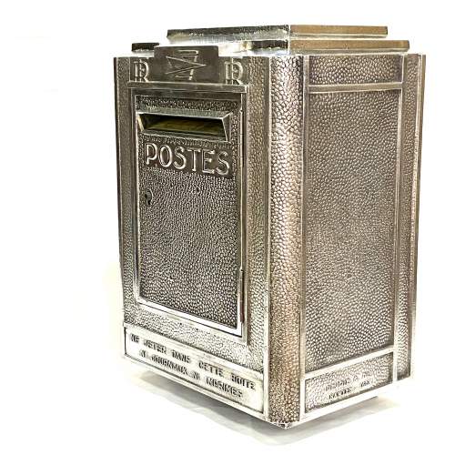 20th Century French Post Box image-4