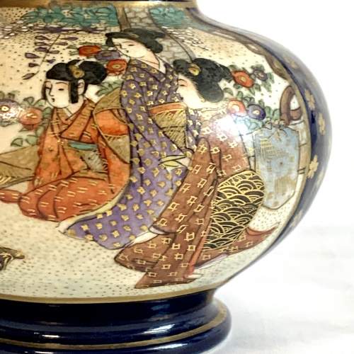 Japanese Satsuma Porcelain Vase image-4