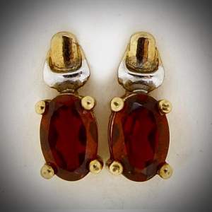 Vintage 9ct Gold and Garnet Stud Earrings