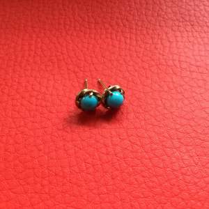 Vintage 9ct Gold and Turquoise Stud Earrings