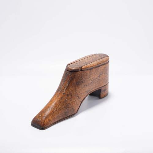 Very Nice 19th Century Table Snuff Box in the Form of a Shoe image-2
