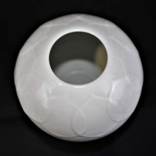 Rosenthal White Lotus Globular Vase - 1974 Design by Bjorn Winblad image-3