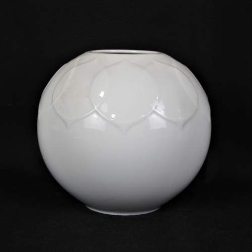 Rosenthal White Lotus Globular Vase - 1974 Design by Bjorn Winblad image-5