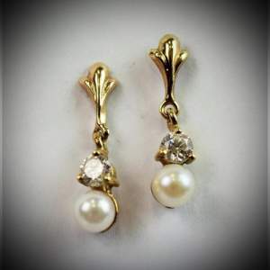 Vintage Pair of Pearl and CZ Gemstone Set Earrings in 9ct Gold