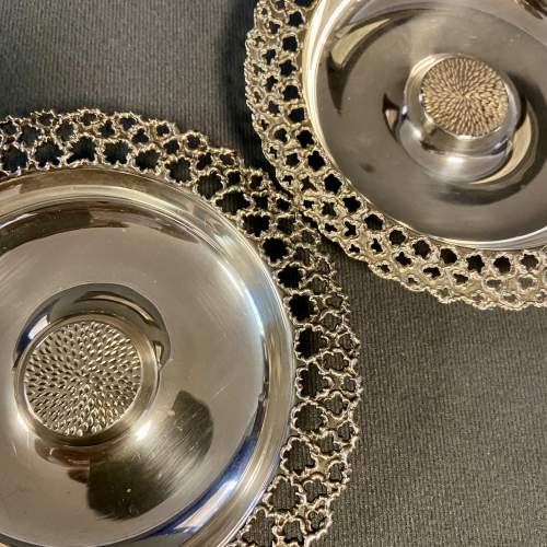 Pair of Modernist Silver Dishes by Stuart Devlin image-6