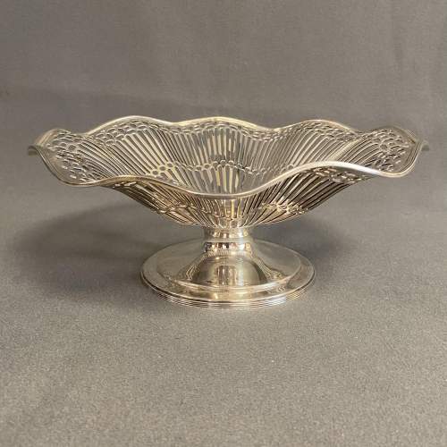 Mappin & Webb Silver Pierced Footed Bowl image-1