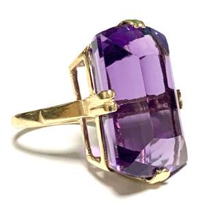 9ct Gold Large Amethyst Ring