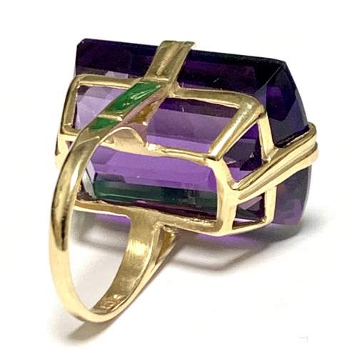 9ct Gold Large Amethyst Ring image-6