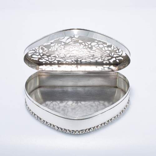 An Antique George V Sterling Silver Box Retailed by Asprey image-2