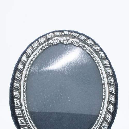 A Small Sterling Silver Fronted Easel Oval Photograph Frame image-3